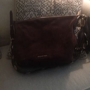 Muchael Kors Brooklyn Lg Feed Bag Leather